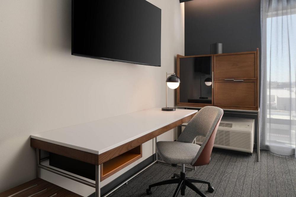 Queen Room with Two Queen Beds - Hearing Accessible interior