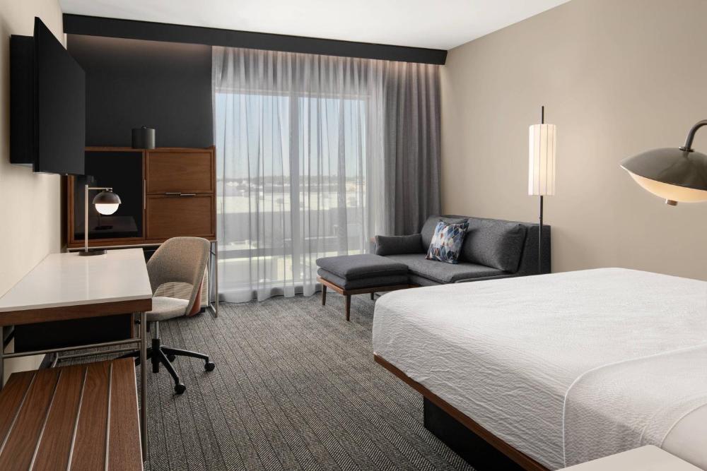 King Room with Sofa Bed - Hearing Accessible interior